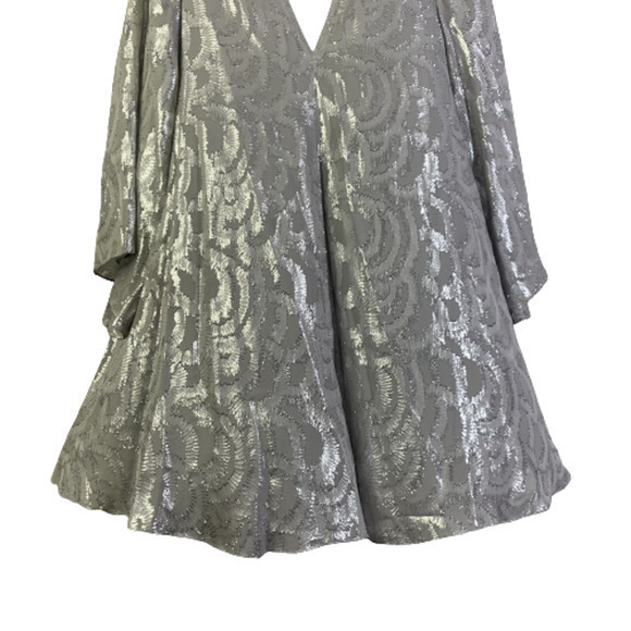 ELIZABETH AND JAMES Metallic Silver Ariel Tunic Blouse Holiday Party. - Picture 8 of 15